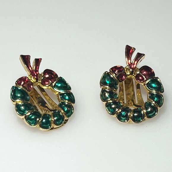 Vintage Gold Tone Red Green Enamel Christmas Wreath Clip On Earrings - Picture 5 of 16